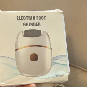 Electric Foot Grinder in White and Gold